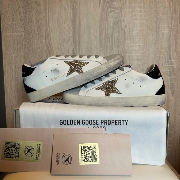 Golden Goose Glitter Star Sneakers in White and Gold - Picture 2 of 10